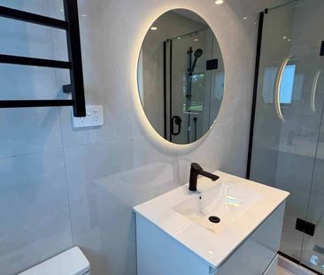 Brand New Stylish 3-Bed, 3-Bath - Photo 2