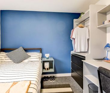 1 bedroom in a house share to rent - Photo 2