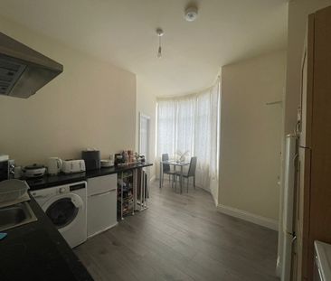 1 Bed Flat, Goodmayes Lane, IG3 - Photo 6