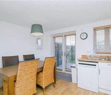 Barry, CF62 - Photo 3