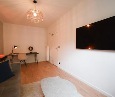 2-Zimmer-Wohnung mit Balkon - sofort bezugsfrei! - Foto 1