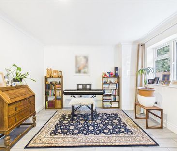 6 bedroom bungalow to rent - Photo 2