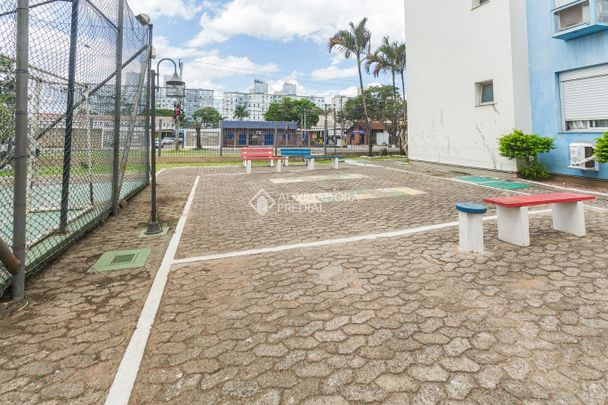 Apartamento com 2 quartos e 54m² para alugar em Humaitá, Porto Alegre. - Photo 1