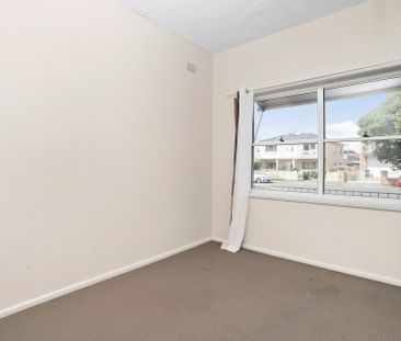 Unit in prime location ! - Photo 1