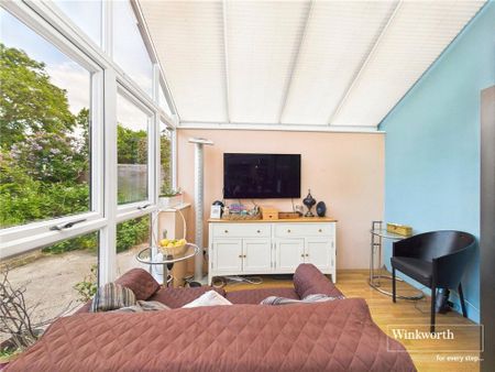 4 bedroom detached house to rent - Photo 5