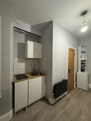 Studio Flat, Radstock Road, RG1 - Photo 5