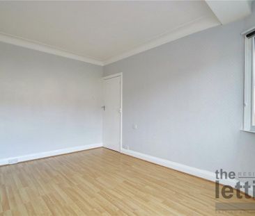 4 bedroom semi-detached house to rent - Photo 5