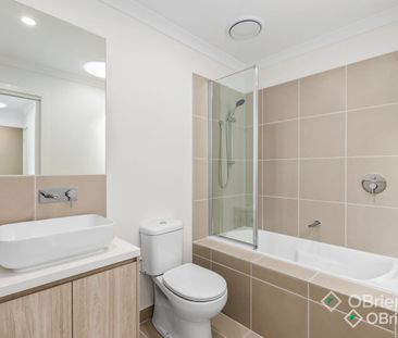 Modern Townhouse in Armstrong Creek! - Photo 4