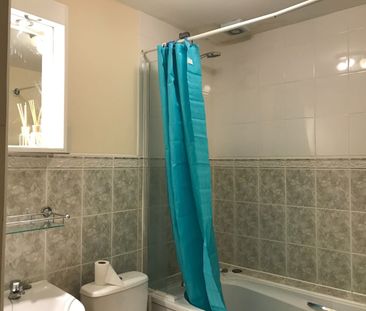 Room in a Shared Flat, Broadway, SW19 - Photo 5