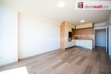 Pronájem bytu 2+kk 52 m², náměstí Tomáše Bati 423, Sezimovo Ústí - Fotografie 4