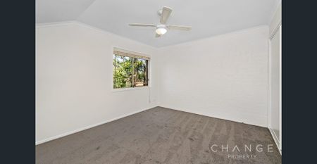 3 Bedroom townhouse with Pool in complex - Available now! - Photo 5