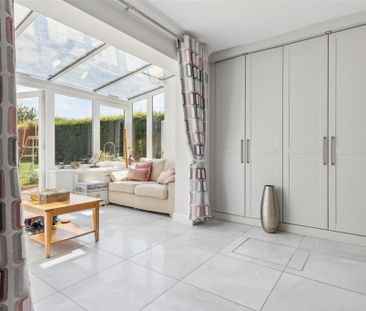 5 bedroom detached house to rent - Photo 5