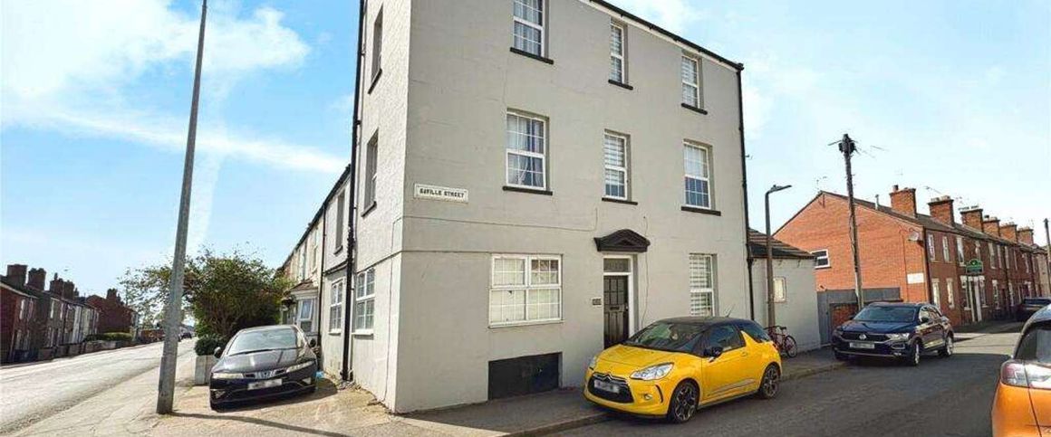 Newark Road Room 3 - Photo 1