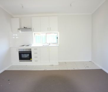 Spacious & Stunning 2 Bedroom Granny - Photo 5
