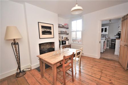 2 bedroom end of terrace house to rent - Photo 2