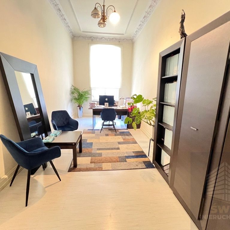 Centrum, 4 pok. po remoncie, ładna kamienica - Photo 1