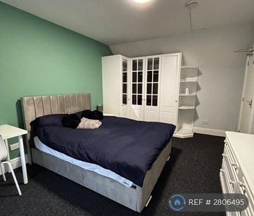 1 bedroom in a house share to rent - Photo 2