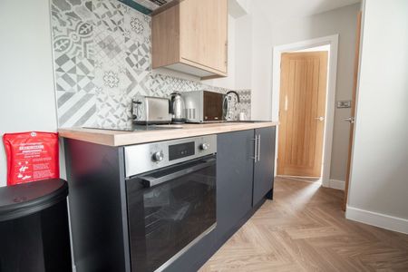 Studio Flat / Apartment - Photo 3