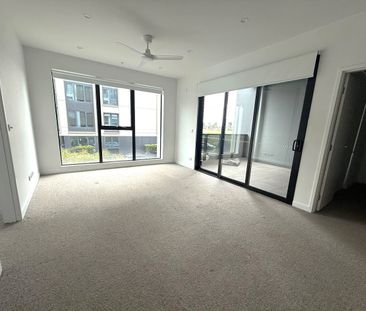 Spacious Apartment in heart of Williams Landing - Photo 1