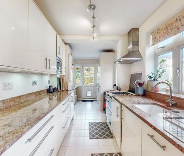 3 bedroom semi-detached house to rent - Photo 6