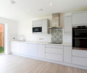 3 bedroom terraced house to rent - Photo 4