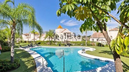 Alquiler de chalet adosado en Urbanizacion Balcon de Benavista II - Photo 4