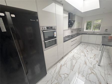 Fir Tree Road, Guildford, Surrey, GU1 - Photo 3