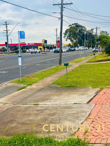 Modern 3 Bedroom, 2 Bathroom House – Easy Access to Public Transport - Photo 5