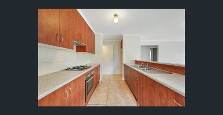 The search is over: neat family living in a prime location - Photo 4