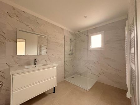 Location Maison 4 pièces 90m² AUBENAS 07200 - Photo 2