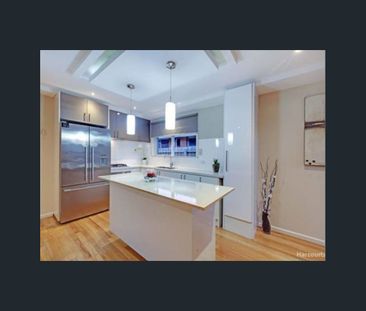 A Perfect Blend of Style, Comfort, & Convenience - Photo 6