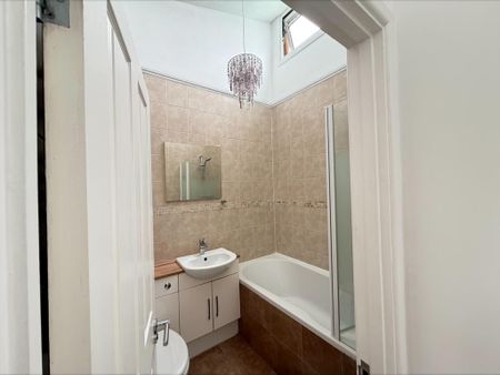 3 bedroom apartment to rent - Photo 5