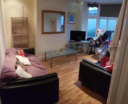 4 bedroom house to rent - Photo 2