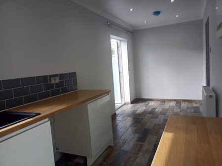 Trallwn Road, Llansamlet, SWANSEA - Photo 4