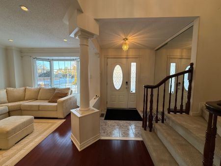 For Lease - 2 Kentsdale Drive, South of Baseline to Knoxdale, Ontario - Photo 3