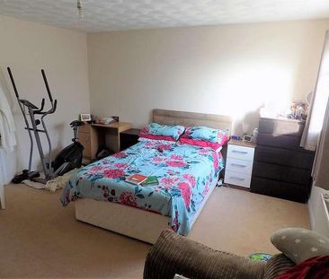 Highfield Avenue, Aldershot, GU11 - Photo 1