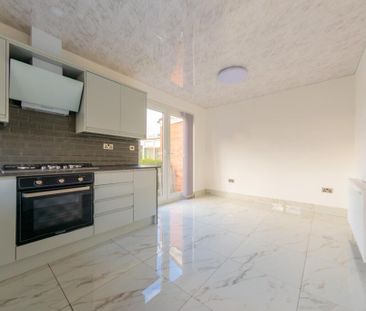 WESTLAND ROAD BEESTON LEEDS LS11 5SB - Photo 4