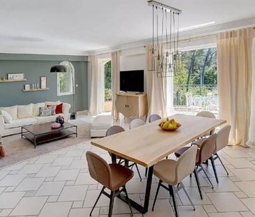 VILLA TRES SPACIEUSE EN POSITION DOMINANTE - Photo 3