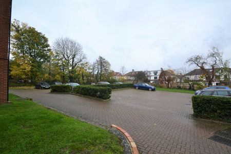 Burnt Ash Hill, London, SE12 - Photo 5