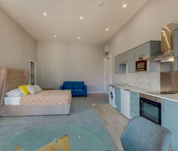 Southpark Avenue (Room 2), Hillhead, Glasgow, G12 8HZ - Photo 1