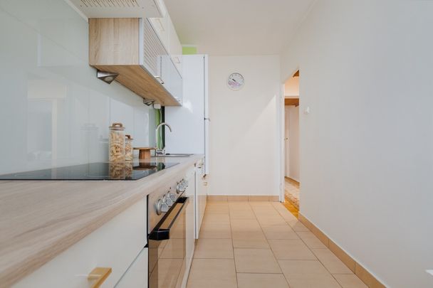 Jasne 3-pokojowe mieszkanie w Chyloni - Photo 1