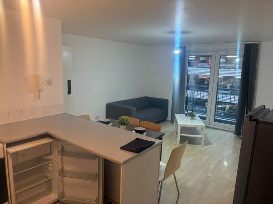 2 Bed Flat, Marquis Street, LE1 - Photo 1