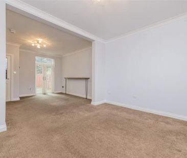 3 bed House - Mid Terrace To Let - Photo 1
