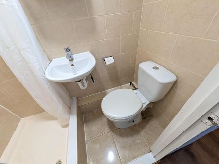 Studio to rent - Photo 5