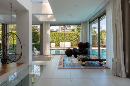 Luxury Villa with Pool and Spa in the Heart of EUR - Photo 5