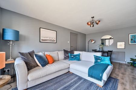 2 bedroom apartment to rent - Photo 3