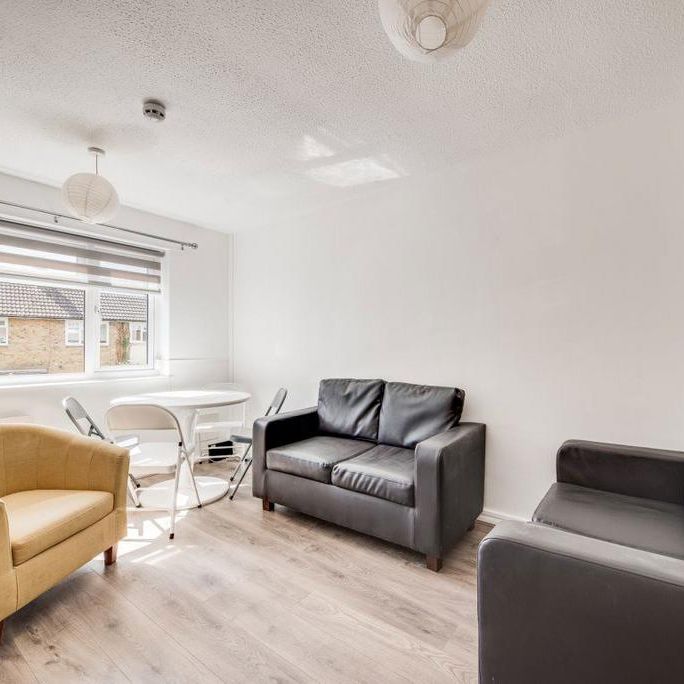 6 bedroom house to rent - Photo 1