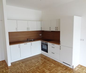 Gemütliche und geräumige Mietwohnung mit neuer Küche und großem Woh... - Photo 4