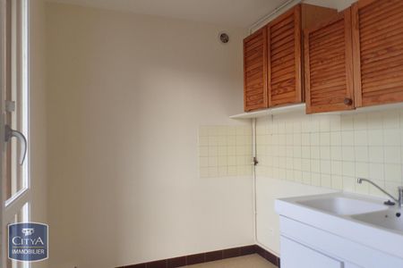 Location Appartement 2 pièces 45m² CHAMBERY 73000 - Photo 3