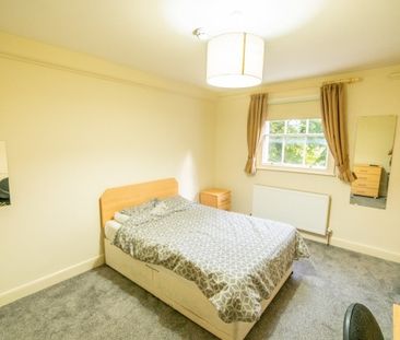 Room 6, 32 Lord Mayor's Walk - Photo 5